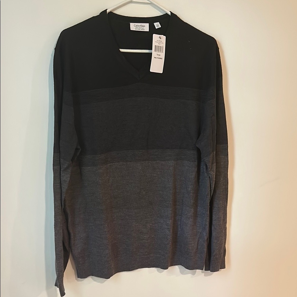 Calvin Klein Men's V-Neck Sweater in Black and Gray WOOL